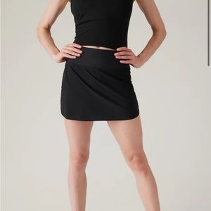 Athleta run with it skort NWOT